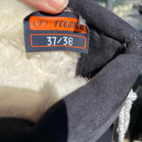 Vintage Black Suede Moon Boots - Picture 5 of 8